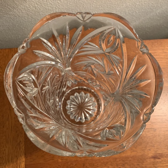 Large Vintage Cut Glass Vase - Picture 4 of 10